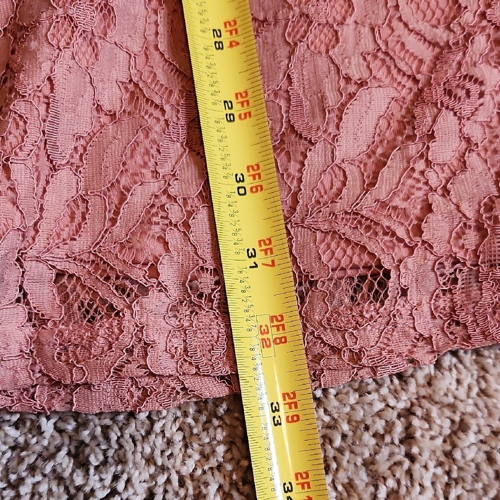Delicate Dusty Pink Lace Dress Size S - Picture 11 of 16